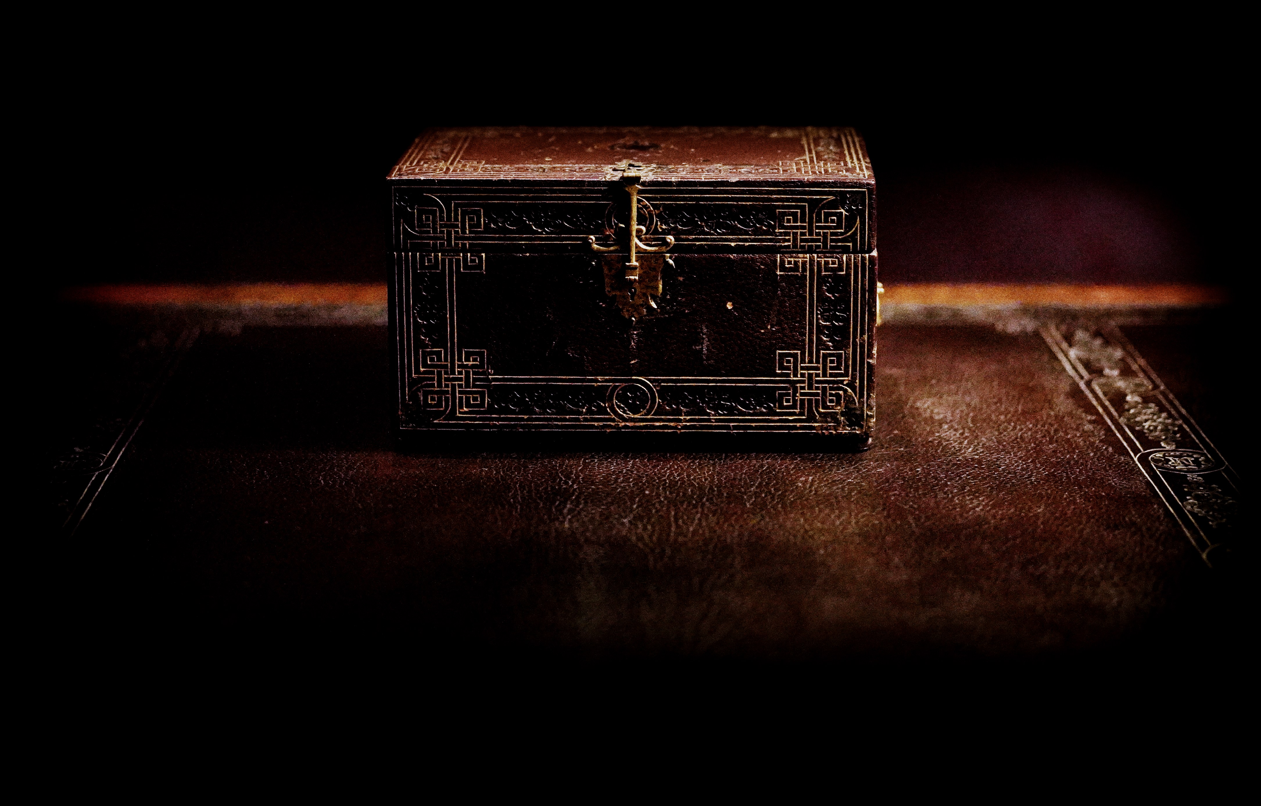 GIFT | cracked not broken